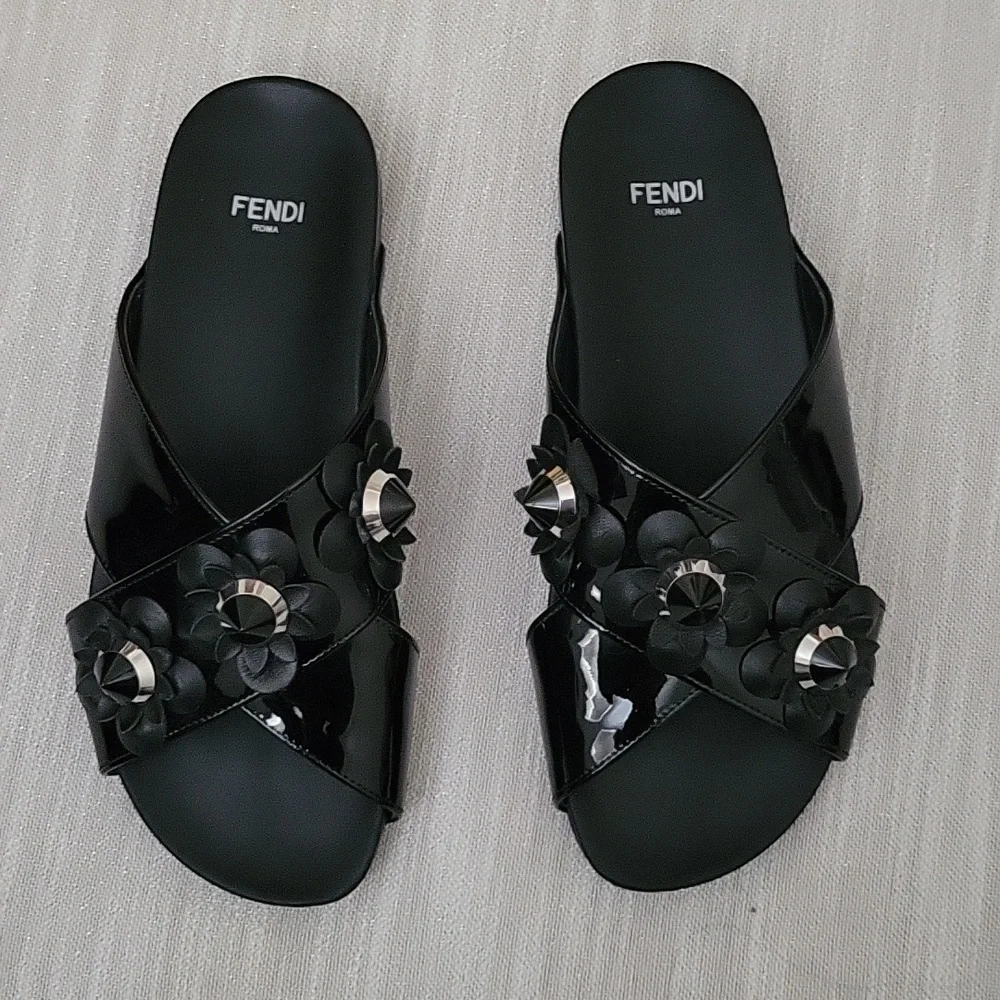 Fendi slippers - Picture 2 of 8